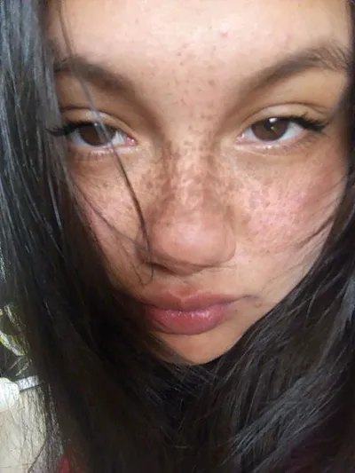 Sofia from Bolivia — real person online now on PeachMatch
