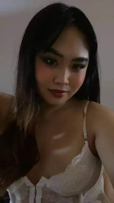 Allison, an adult member online from Philippines