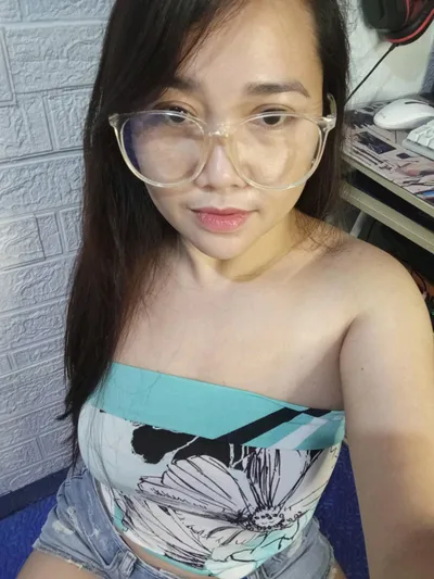 Tinkerbell — real girl from Philippines online for 1v1 video chat