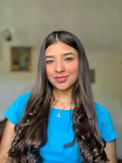 Ciela from Venezuela — real person online now on PeachMatch