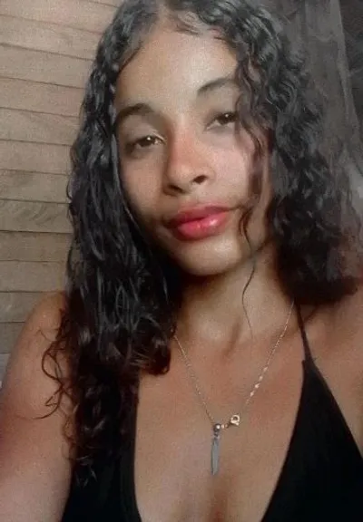 Meli — real girl from Cuba online for 1v1 video chat