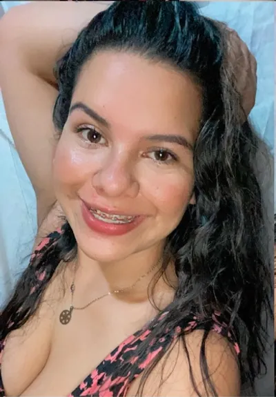 Yaya — real girl from Paraguay online for 1v1 video chat