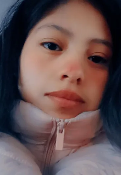 Cami — real girl from Bolivia online for 1v1 video chat