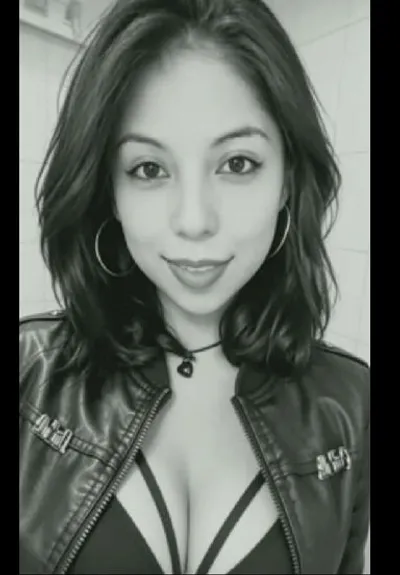 Aylen from Bolivia — real person online now on PeachMatch