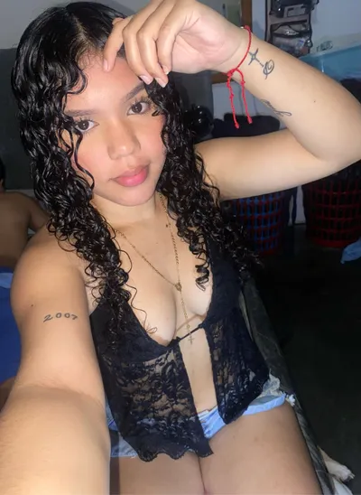 Desi — real girl from Peru online for 1v1 video chat
